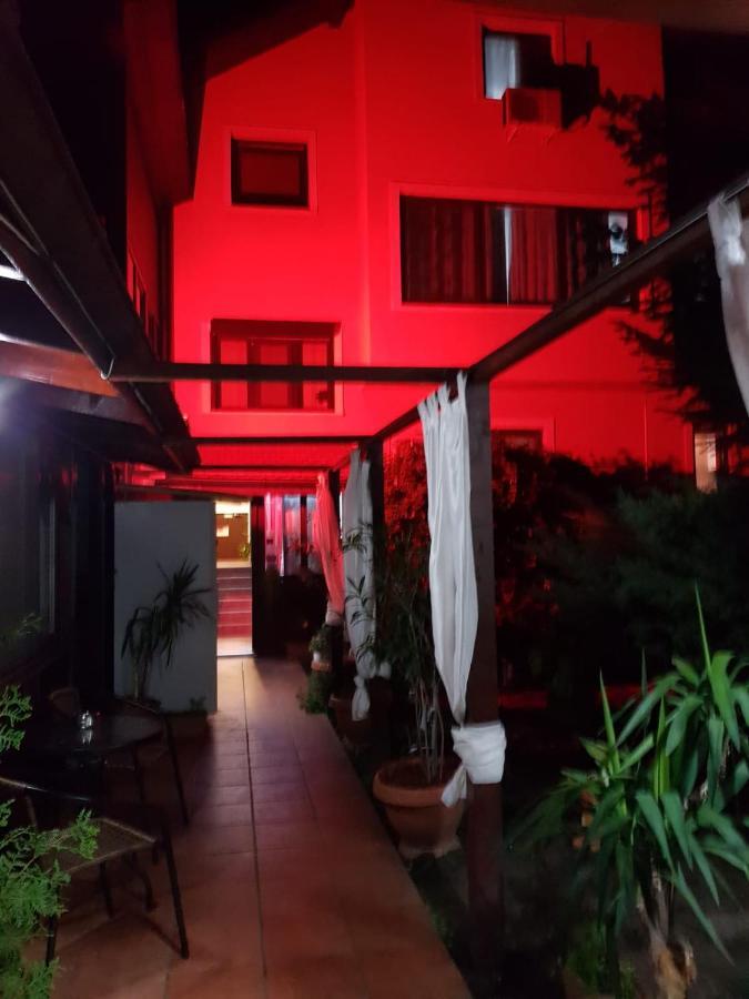 Pensiunea Red Rose Apartments Тимишоара Экстерьер фото