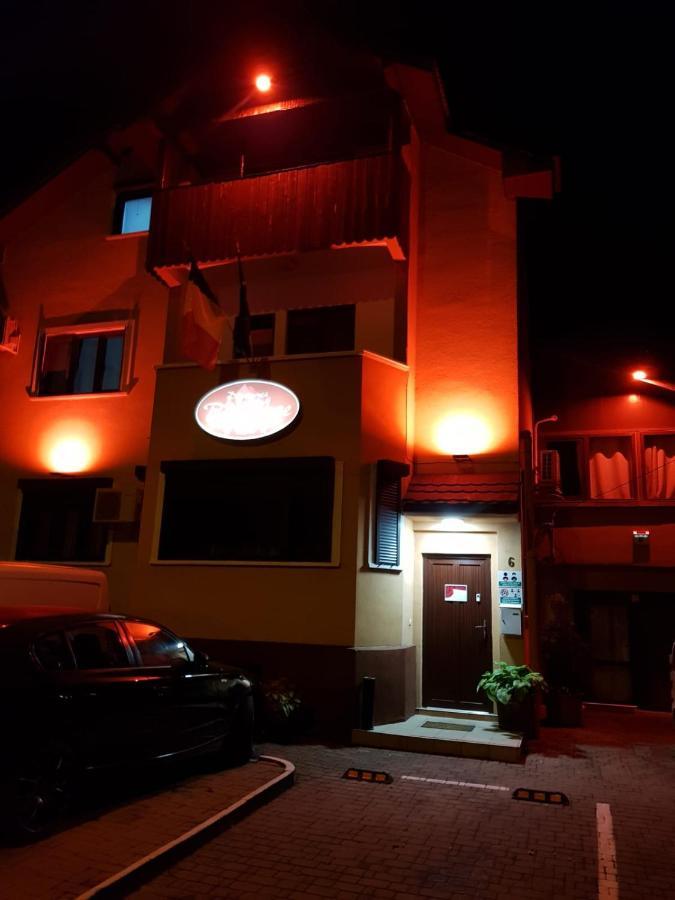 Pensiunea Red Rose Apartments Тимишоара Экстерьер фото
